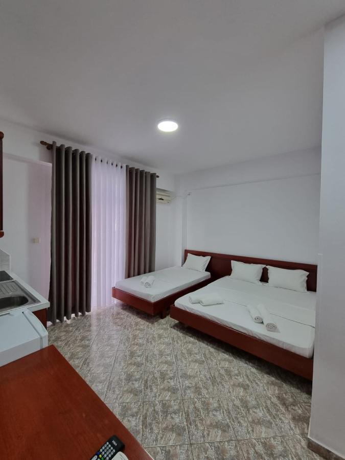 Ideal Apartments & Rooms Sarande Bagian luar foto
