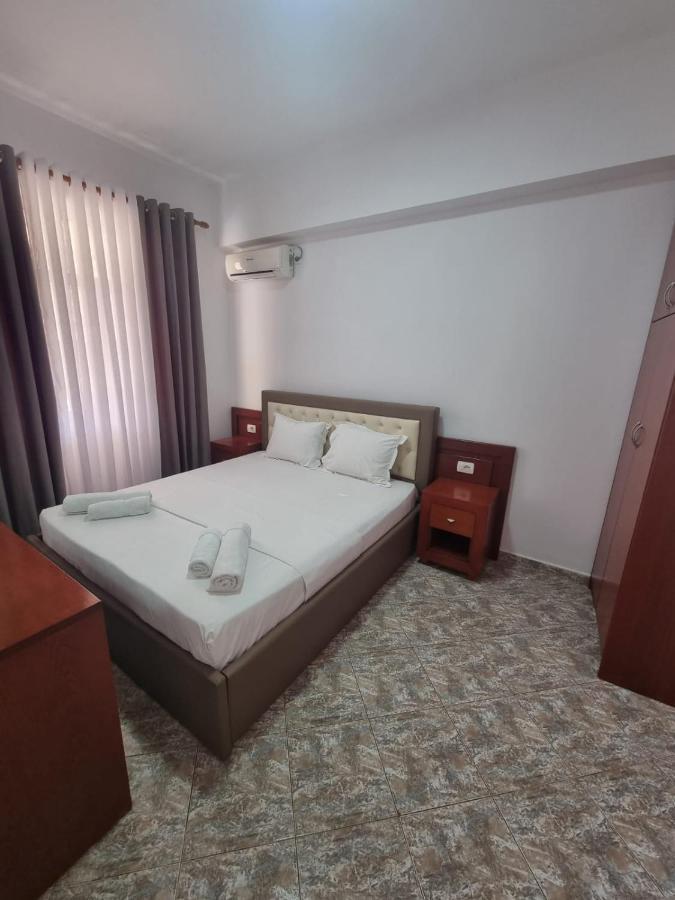 Ideal Apartments & Rooms Sarande Bagian luar foto