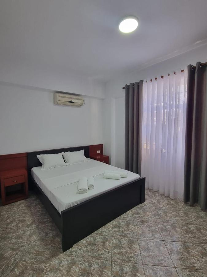 Ideal Apartments & Rooms Sarande Bagian luar foto