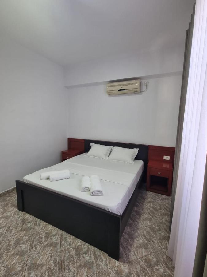Ideal Apartments & Rooms Sarande Bagian luar foto