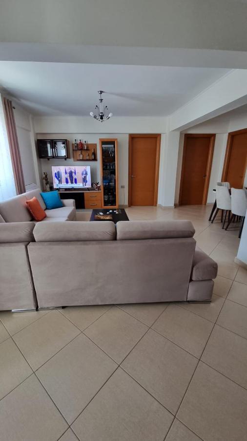 Ideal Apartments & Rooms Sarande Bagian luar foto